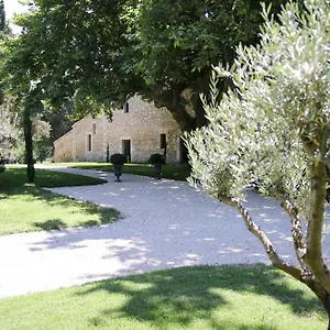 Mas Chateau Blanc ** אביניון